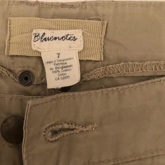 Beige cargo shorts - Picture 3 of 3